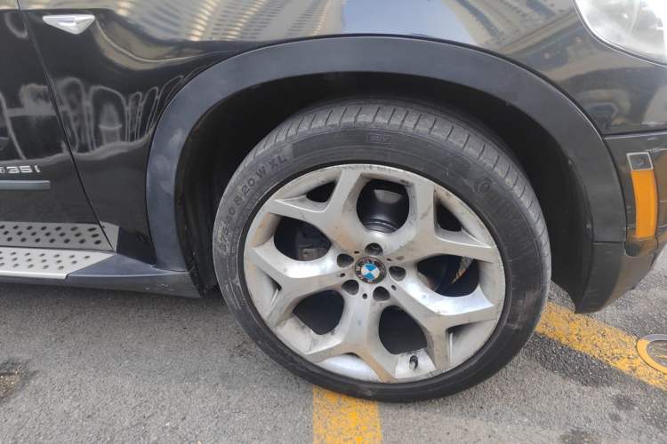 Used BMW X5 2011 xDrive35i Luxury Edition Right Front Wheel Hub