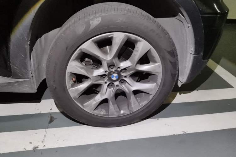 Used BMW X5 2011 xDrive35i Leading Model Right Front Wheel Hub