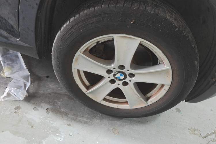 Used BMW X5 2011 xDrive35i Leading Model Right Front Wheel Hub