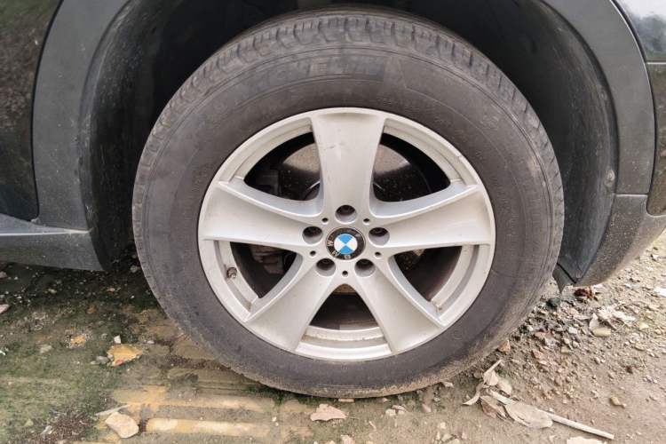 Used BMW X5 2011 xDrive35i Leading Model Right Front Wheel Hub
