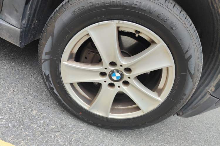 Used BMW X5 2011 xDrive35i Leading Model Right Front Wheel Hub