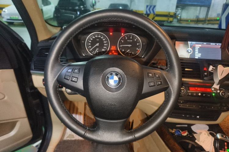 Used BMW X5 2011 xDrive35i Luxury Model Steering Wheel