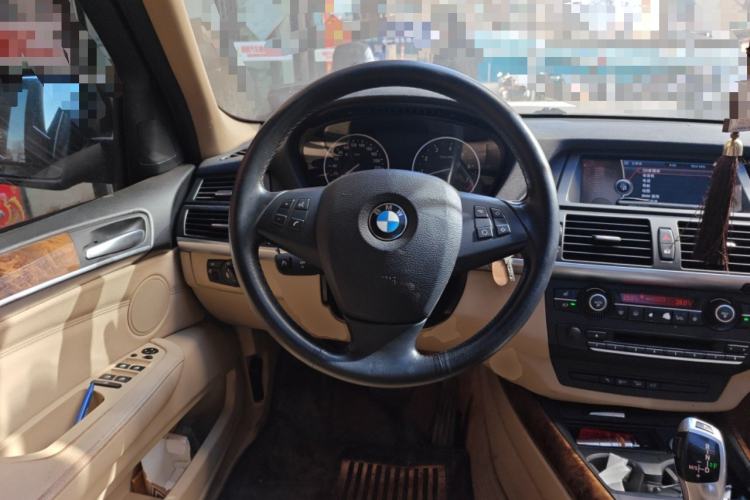 Used BMW X5 2011 xDrive35i Leading Model Steering Wheel