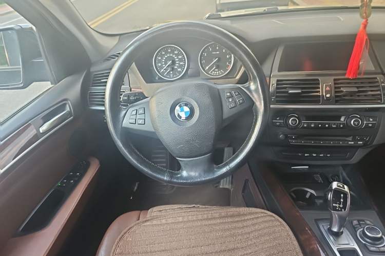 Used BMW X5 2011 xDrive35i Luxury Model Steering Wheel