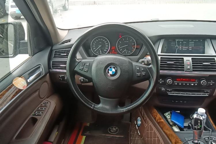 Used BMW X5 2011 xDrive35i Leading Model Steering Wheel