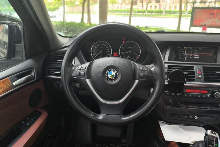 Used BMW X5 2011 xDrive35i Luxury Model Steering Wheel