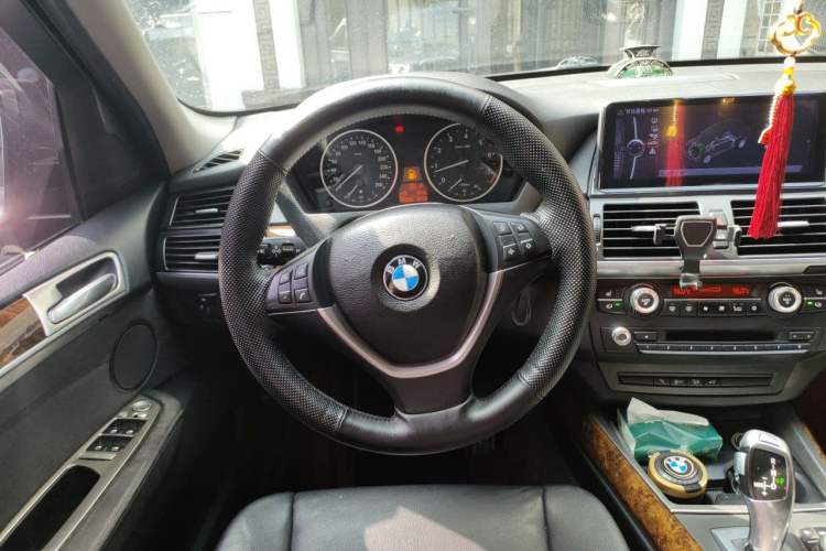 Used BMW X5 2011 xDrive35i Leading Model Steering Wheel