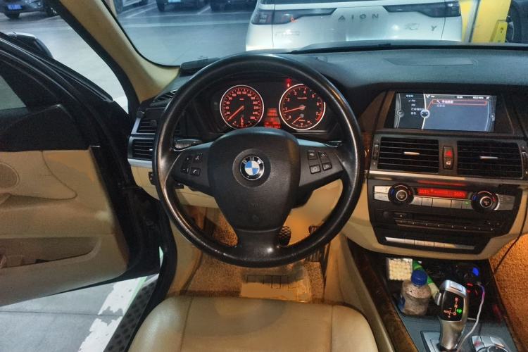 Used BMW X5 2011 xDrive35i Luxury Model Steering Wheel