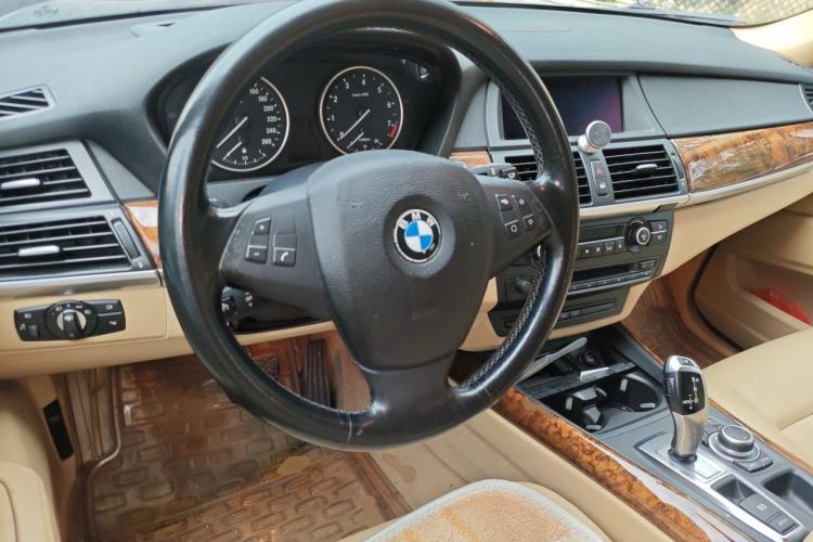Used BMW X5 2011 xDrive35i Luxury Model Steering Wheel