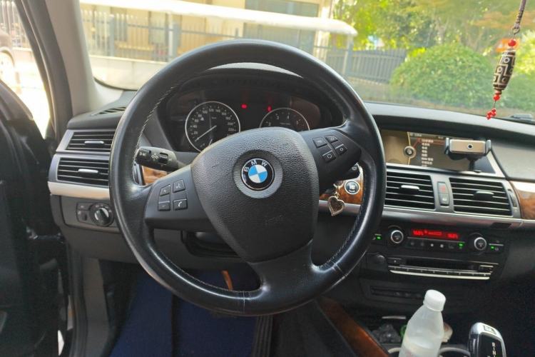 Used BMW X5 2011 xDrive35i Leading Model Steering Wheel