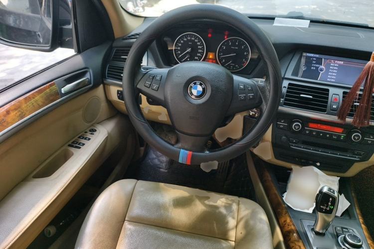 Used BMW X5 2011 xDrive35i Leading Model Steering Wheel
