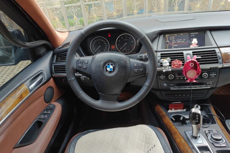 Used BMW X5 2011 xDrive35i Leading Model Steering Wheel