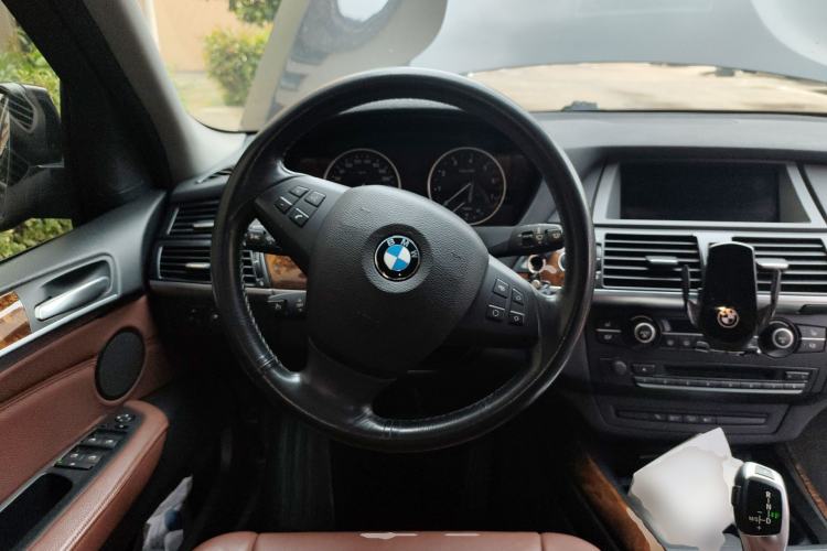 Used BMW X5 2011 xDrive35i Leading Model Steering Wheel