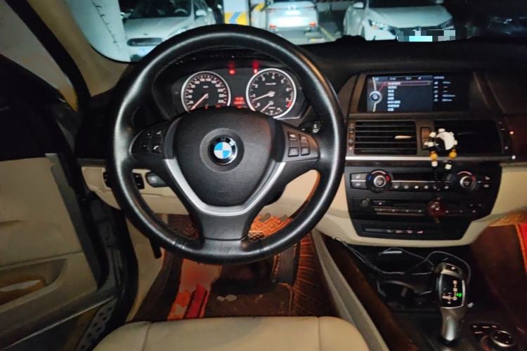 Used BMW X5 2011 xDrive35i Luxury Model Steering Wheel