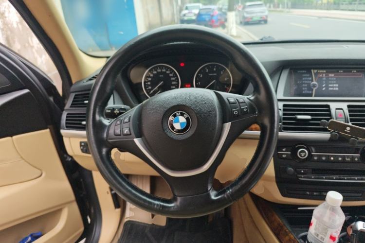 Used BMW X5 2011 xDrive35i Luxury Model Steering Wheel