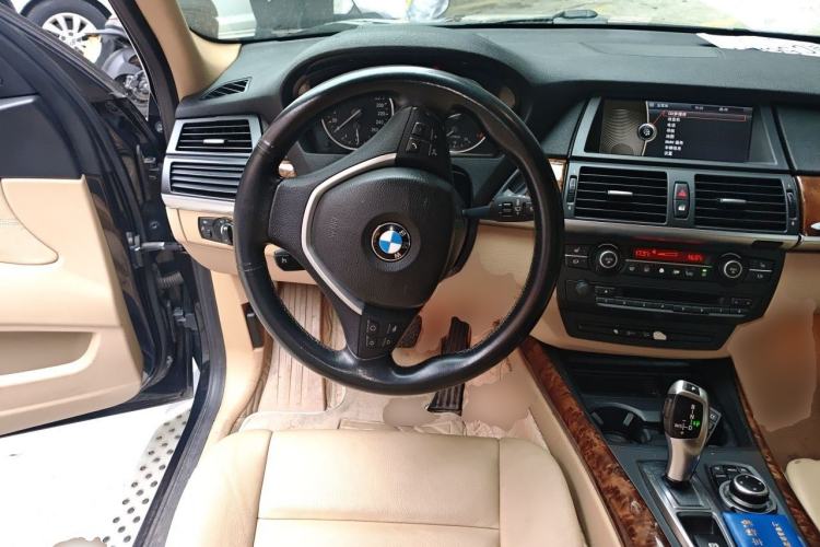 Used BMW X5 2011 xDrive35i Luxury Model Steering Wheel