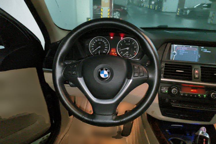 Used BMW X5 2011 xDrive35i Leading Model Steering Wheel
