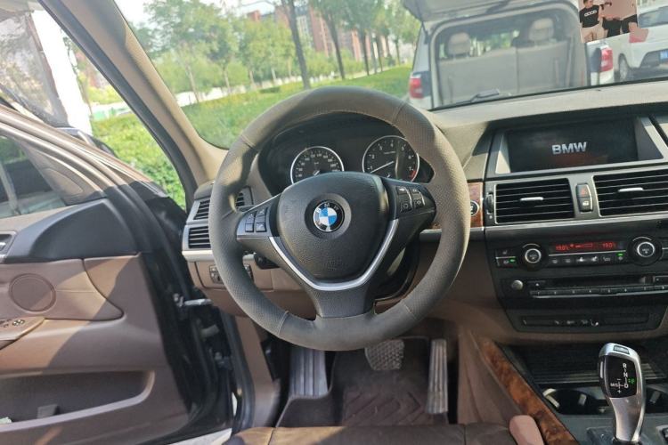 Used BMW X5 2011 xDrive35i Luxury Model Steering Wheel