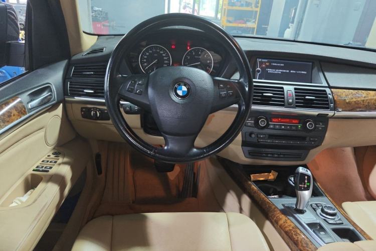 Used BMW X5 2011 xDrive35i Leading Model Steering Wheel