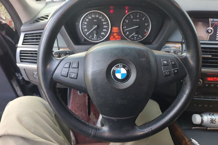 Used BMW X5 2011 xDrive35i Leading Model Steering Wheel