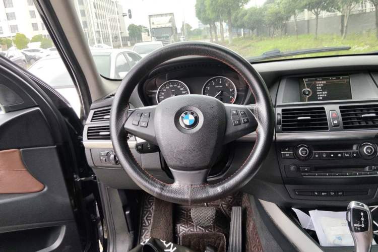 Used BMW X5 2011 xDrive35i Leading Model Steering Wheel
