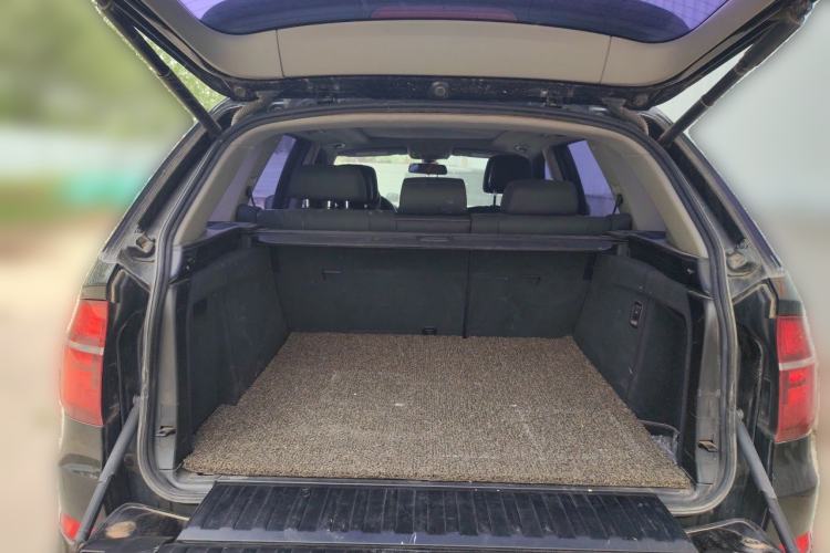 Used BMW X5 2011 xDrive35i Leading Model Trunk