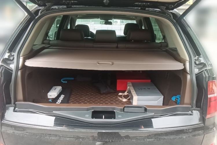 Used BMW X5 2011 xDrive35i Leading Model Trunk