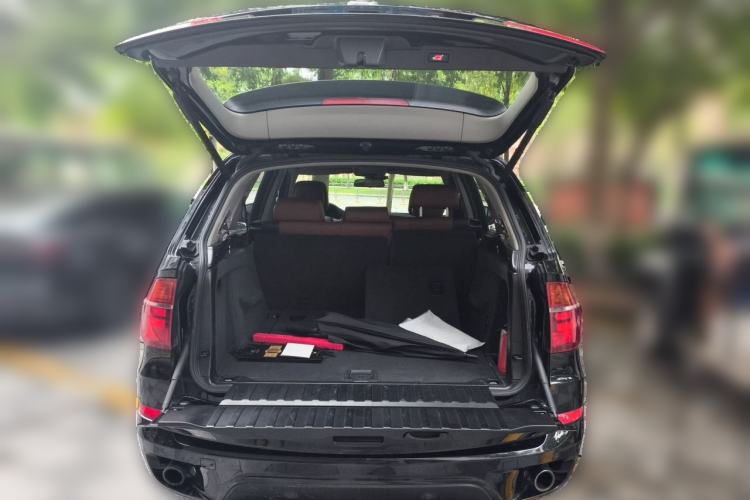 Used BMW X5 2011 xDrive35i Luxury Model Trunk