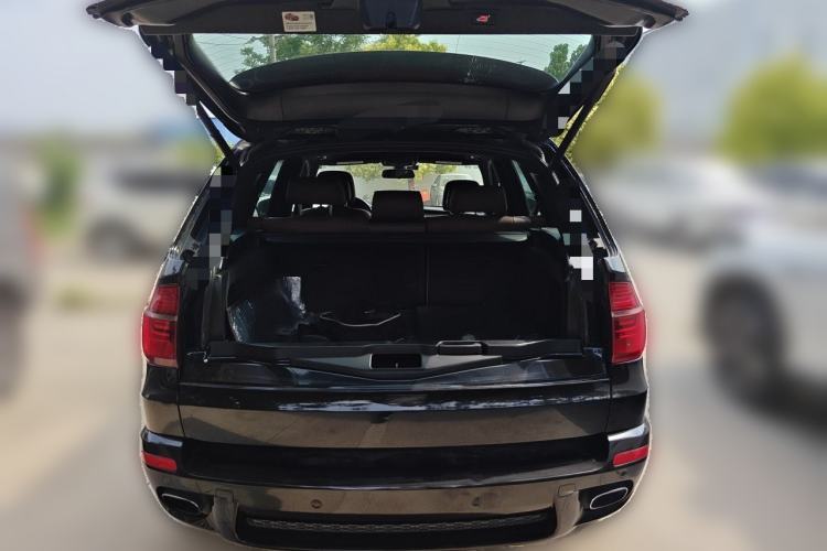 Used BMW X5 2011 xDrive35i U.S. specification Trunk