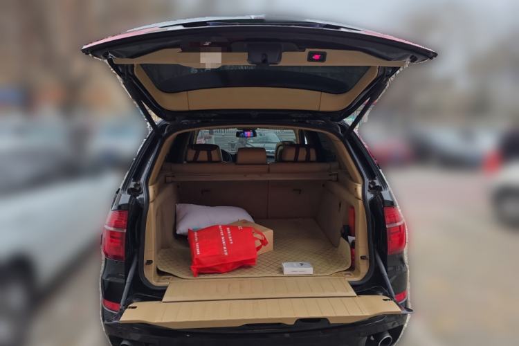 Used BMW X5 2011 xDrive35i Leading Model Trunk