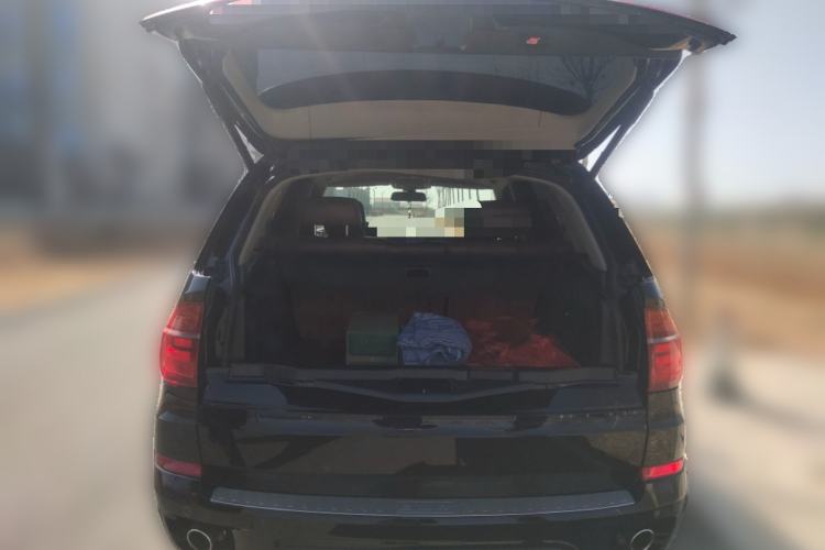 Used BMW X5 2011 xDrive35i Leading Model Trunk