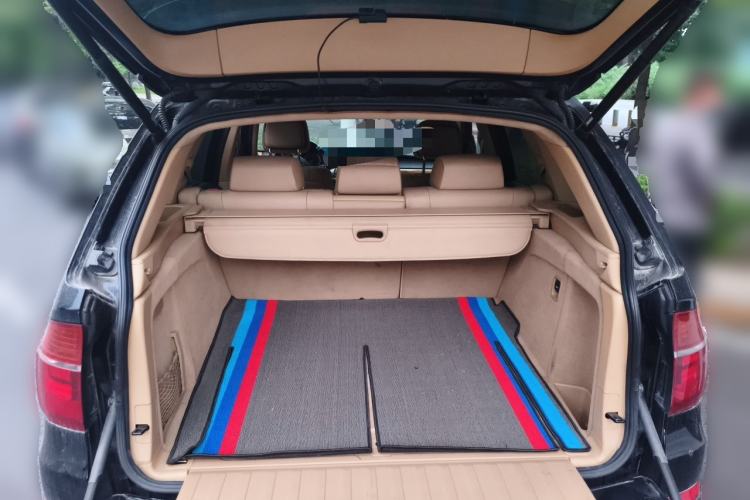 Used BMW X5 2011 xDrive35i Leading Model Trunk