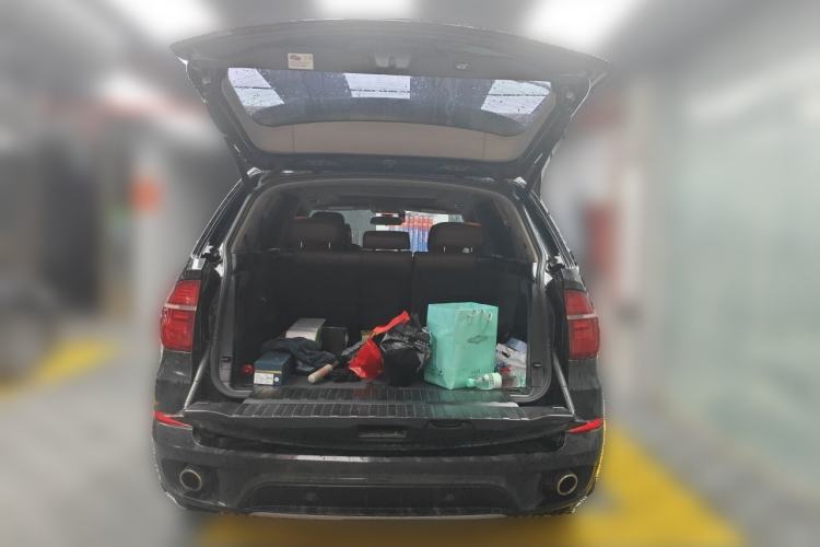 Used BMW X5  Trunk