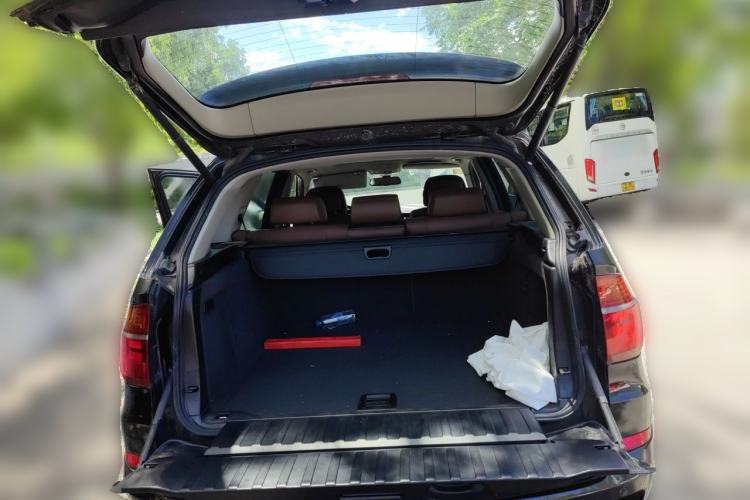 Used BMW X5 2011 xDrive35i Leading Model Trunk