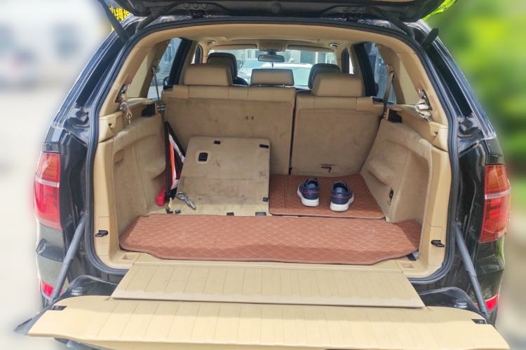 Used BMW X5 2011 xDrive35i Luxury Model Trunk