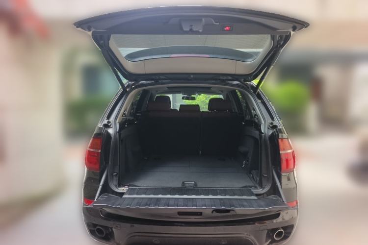 Used BMW X5 2011 xDrive35i Luxury Model Trunk