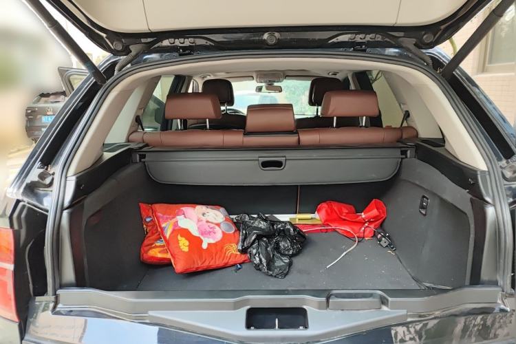 Used BMW X5 2011 xDrive35i Leading Model Trunk