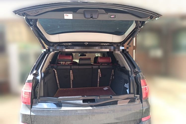 Used BMW X5 2011 xDrive35i low-power version U.S. specification Trunk