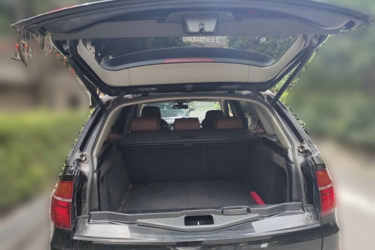 Used BMW X5 2011 xDrive35i Leading Model Trunk
