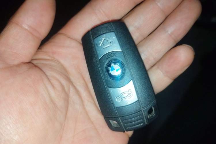 Used BMW X5  Vehicle Key