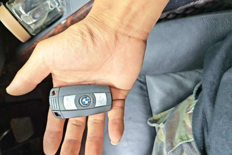 Used BMW X5  Vehicle Key
