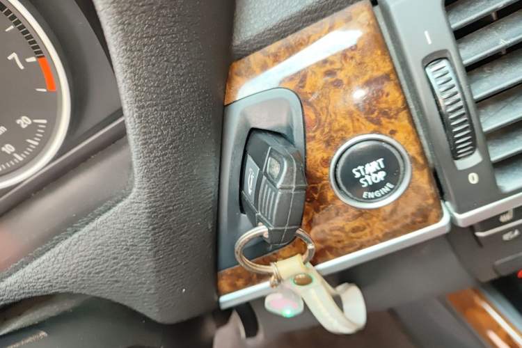 Used BMW X5 2011 xDrive35i Leading Model Vehicle Key