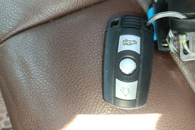 Used BMW X5 2011 xDrive35i Middle East version 5-seater Vehicle Key