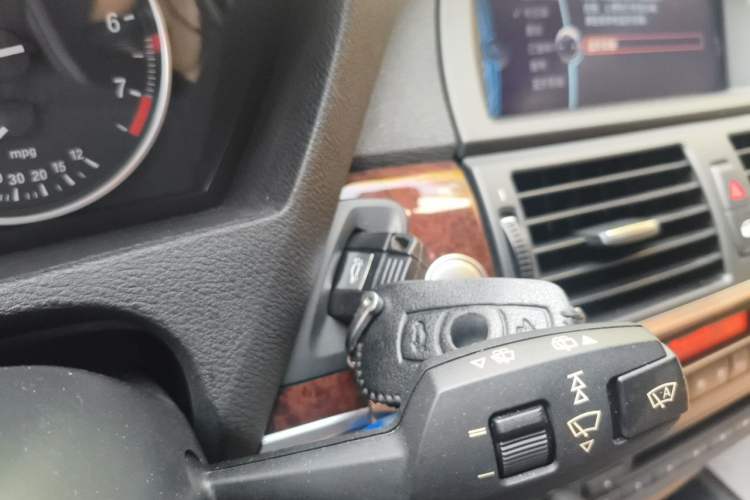 Used BMW X5  Vehicle Key