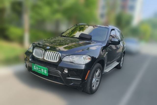 Used BMW X5 BMW X5, registered in 2012, automatic transmission, gasoline, 3.0-liter engine, 5 seats (parallel import).
