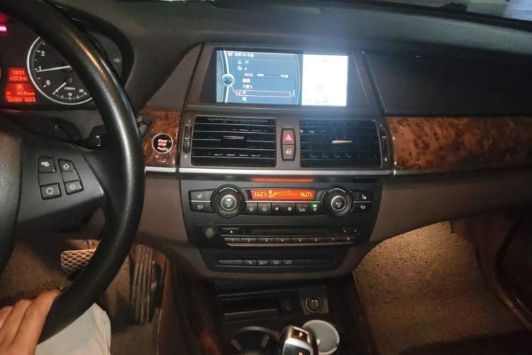 Used BMW X5 2011 xDrive35i Leading Model Audio And AC Panel