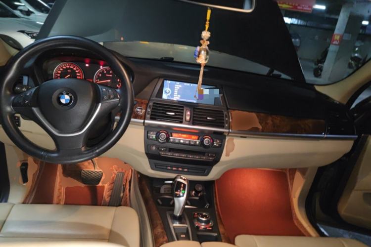 Used BMW X5 2011 xDrive35i Luxury Model Center Console