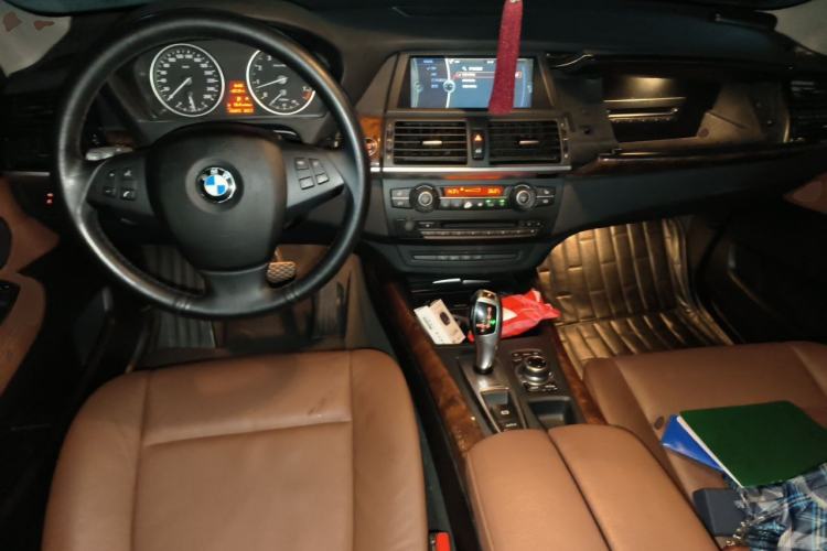 Used BMW X5 2011 xDrive35i Leading Model Center Console
