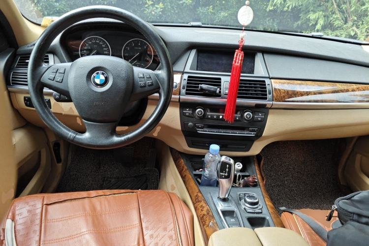 Used BMW X5 2011 xDrive35i Leading Model Center Console