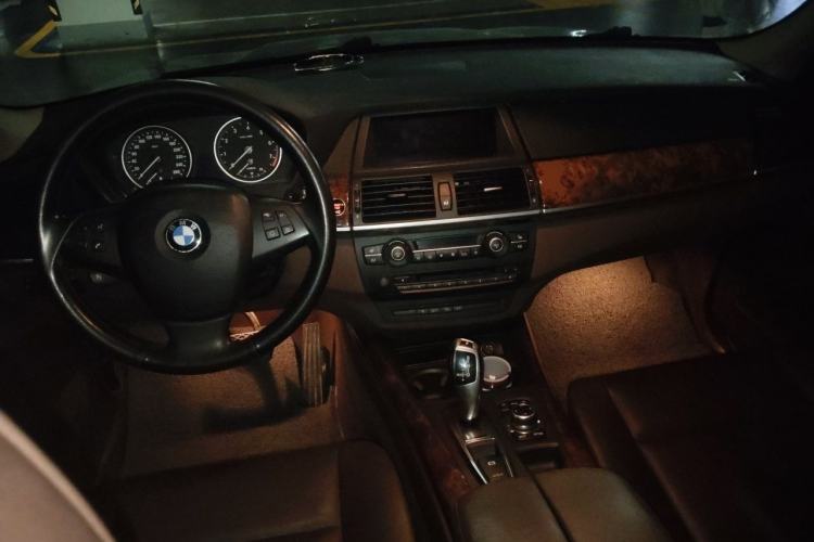Used BMW X5 2011 xDrive35i Leading Model Center Console
